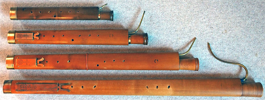 Instrumente: Alt-, Tenor- und Bass-Dulzian, gebaut von Günther Körber und Martin Praetorius Dulzian